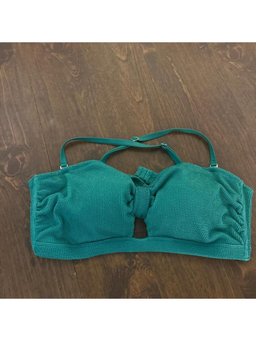 Swim top can be strapless, criss-cross back or regular shoulder straps.
